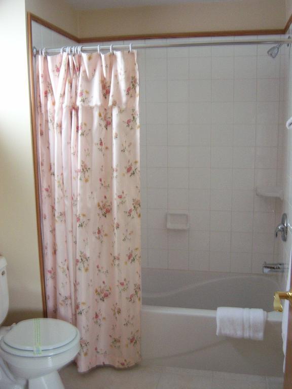 Travelers Inn Motel Eagle River Δωμάτιο φωτογραφία