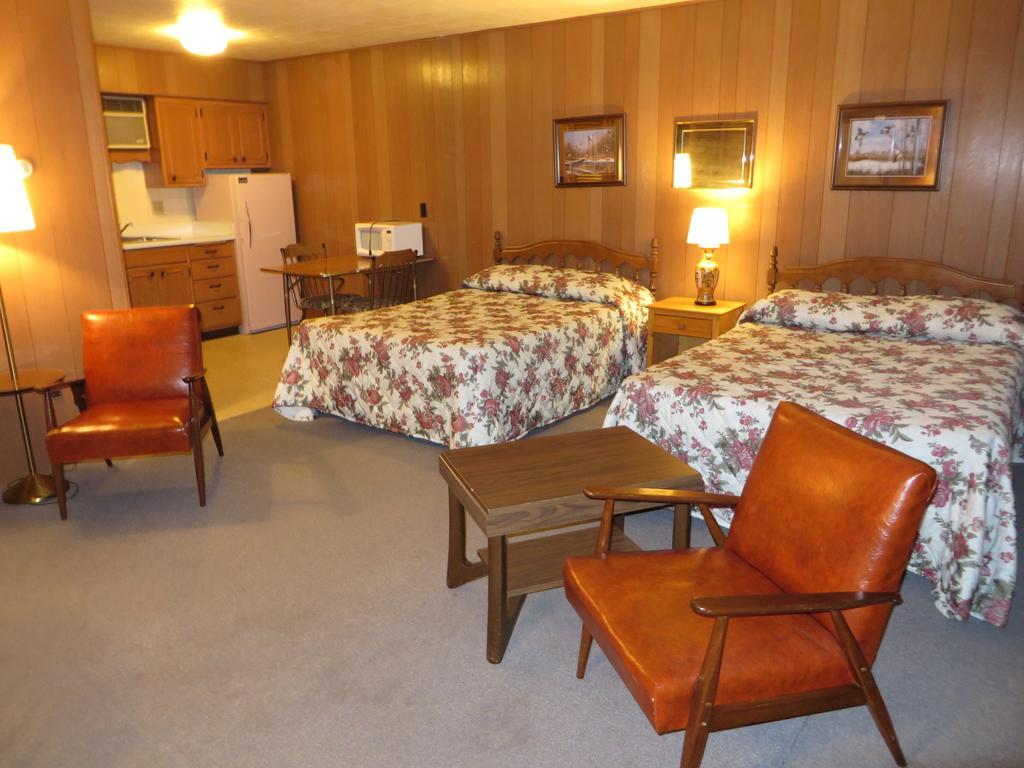 Travelers Inn Motel Eagle River Δωμάτιο φωτογραφία