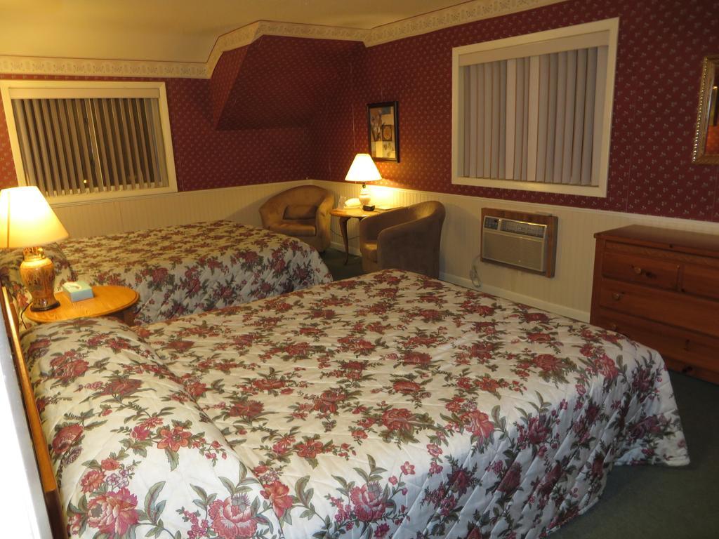 Travelers Inn Motel Eagle River Δωμάτιο φωτογραφία