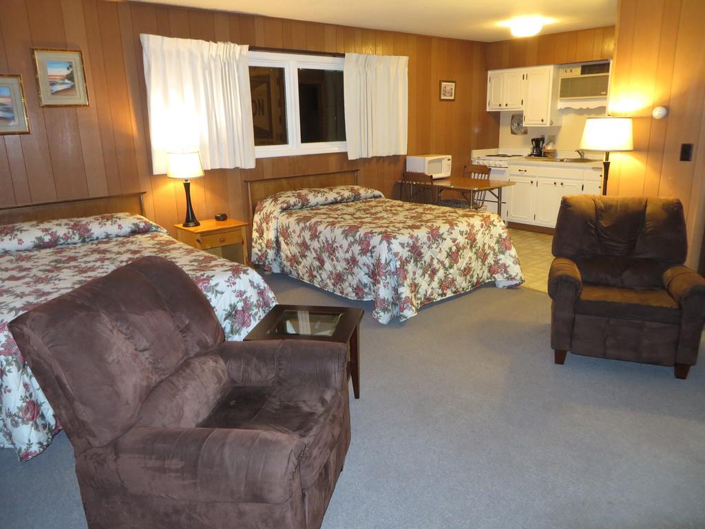 Travelers Inn Motel Eagle River Δωμάτιο φωτογραφία