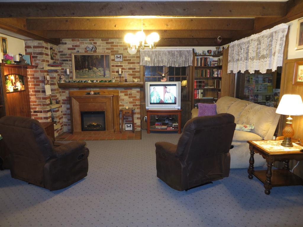Travelers Inn Motel Eagle River Εξωτερικό φωτογραφία