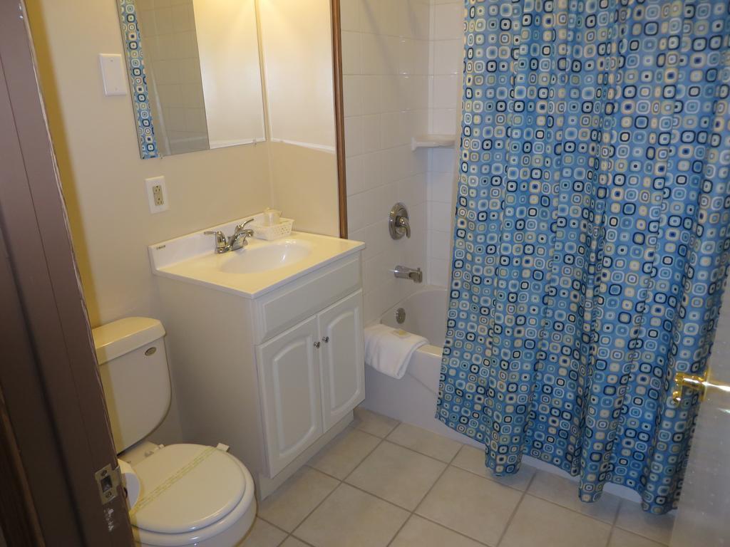 Travelers Inn Motel Eagle River Δωμάτιο φωτογραφία